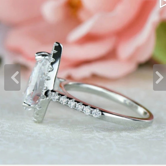 Tiger Gems 3.5 ctw Pear Halo Ring Size 4. Diamond Simulant. NWOT! - Picture 3 of 13